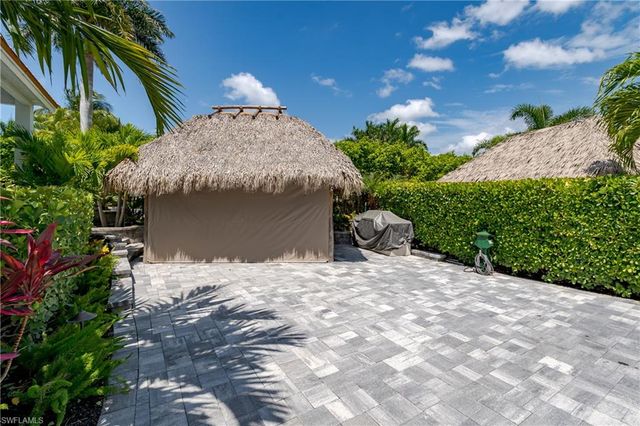 13617 Snapper LN, Naples, FL 34114