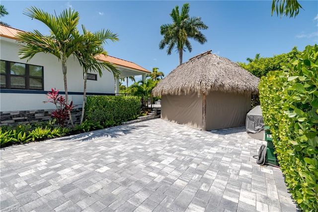 13617 Snapper LN, Naples, FL 34114