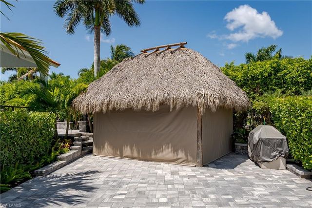 13617 Snapper LN, Naples, FL 34114
