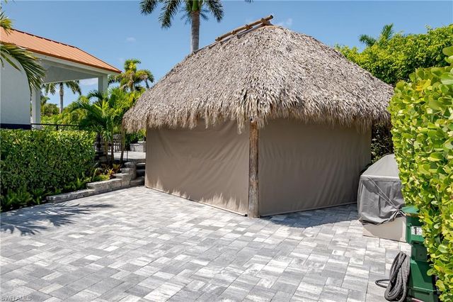 13617 Snapper LN, Naples, FL 34114