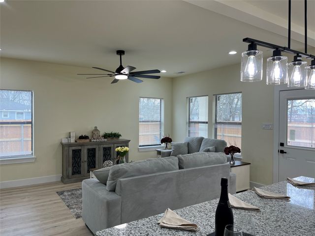 317 E 14th Avenue, Corsicana, TX 75110