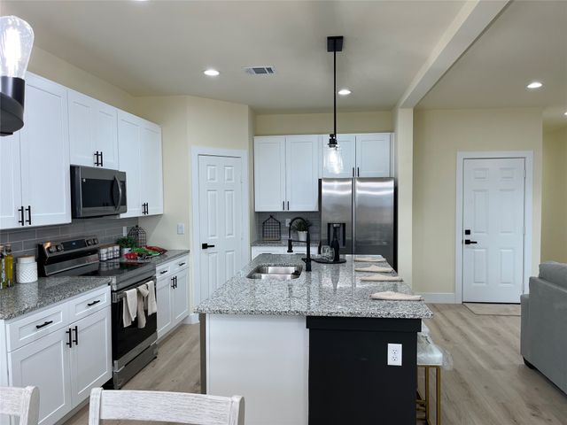 317 E 14th Avenue, Corsicana, TX 75110