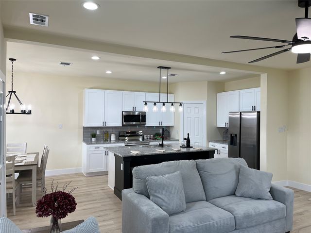 317 E 14th Avenue, Corsicana, TX 75110