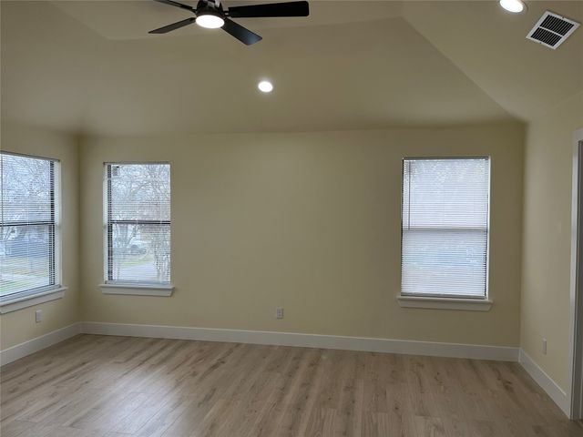 317 E 14th Avenue, Corsicana, TX 75110