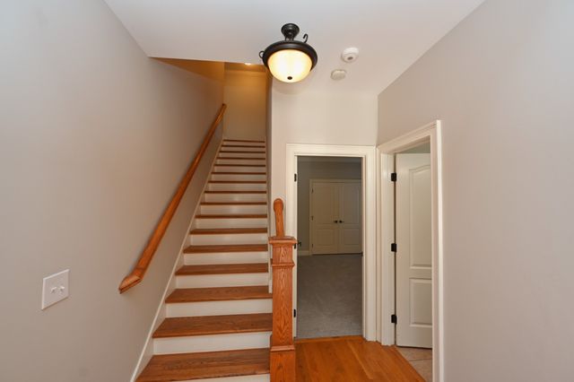 1056 Island Brook Dr, Hendersonville, TN 37075