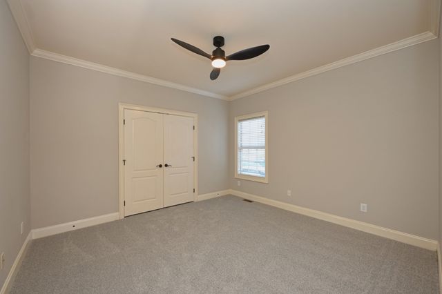 1056 Island Brook Dr, Hendersonville, TN 37075