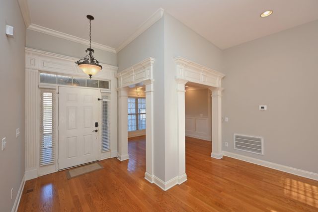 1056 Island Brook Dr, Hendersonville, TN 37075