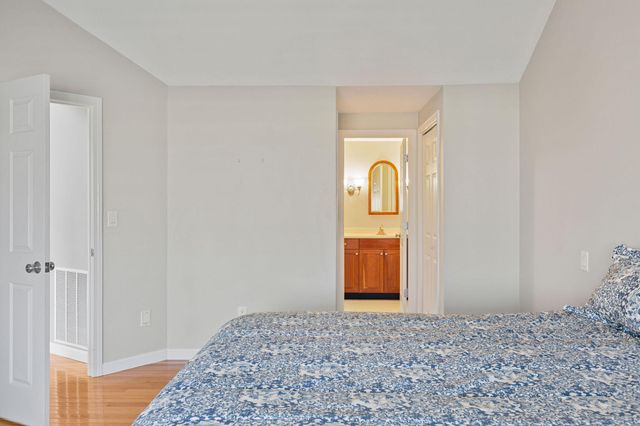 28 Wildflower Lane, Yarmouth Port, MA 02675