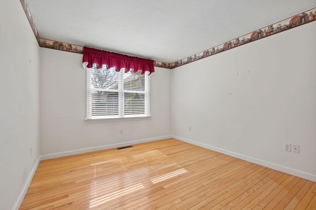 28 Wildflower Lane, Yarmouth Port, MA 02675