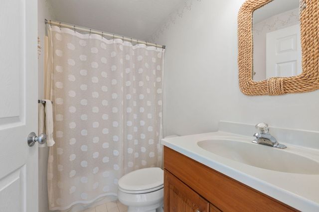 28 Wildflower Lane, Yarmouth Port, MA 02675