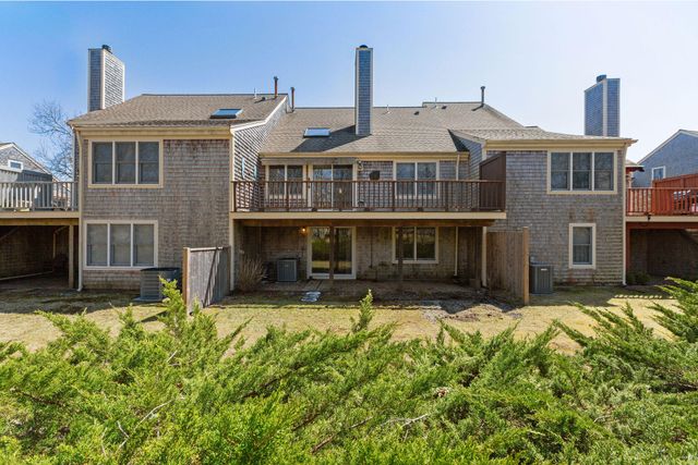 28 Wildflower Lane, Yarmouth Port, MA 02675
