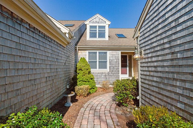 28 Wildflower Lane, Yarmouth Port, MA 02675