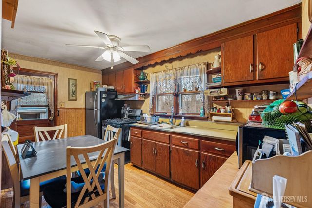 12 Brookside Road, Spotswood, NJ 08884