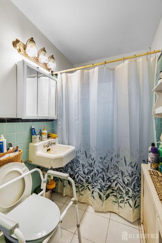 12 Brookside Road, Spotswood, NJ 08884