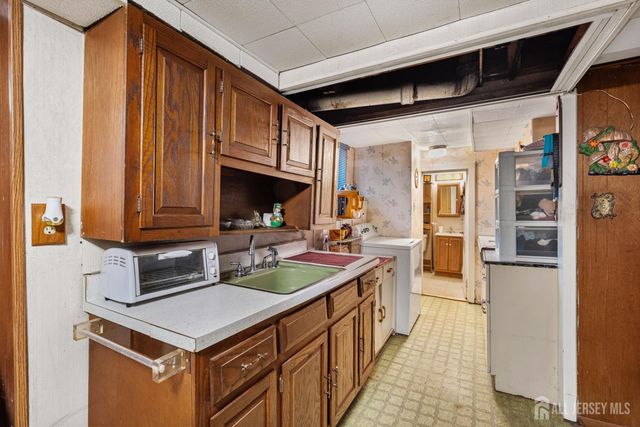 12 Brookside Road, Spotswood, NJ 08884