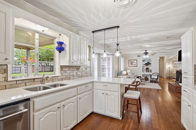 1216 Hilltop Drive, Cleburne, TX 76033