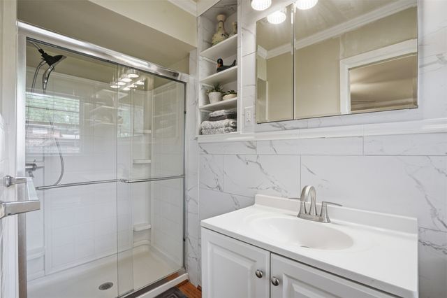 1216 Hilltop Drive, Cleburne, TX 76033