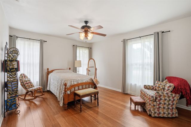 1216 Hilltop Drive, Cleburne, TX 76033