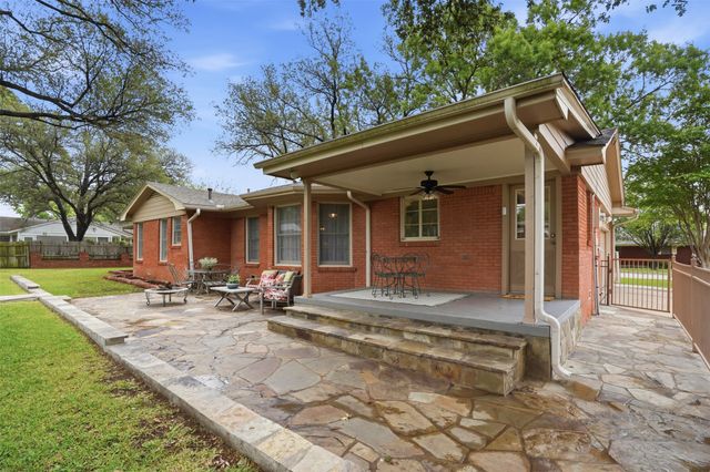 1216 Hilltop Drive, Cleburne, TX 76033