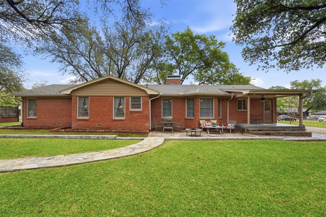 1216 Hilltop Drive, Cleburne, TX 76033