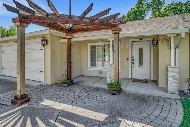227 Cleopatra Drive, Pleasant Hill, CA 94523