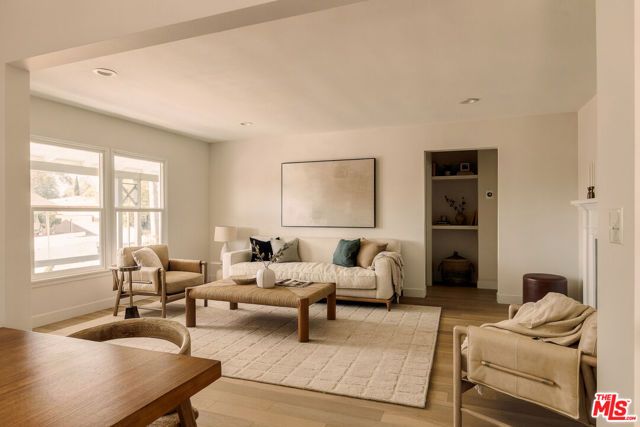 7122 Glasgow Avenue, Los Angeles, CA 90045