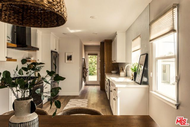 7122 Glasgow Avenue, Los Angeles, CA 90045