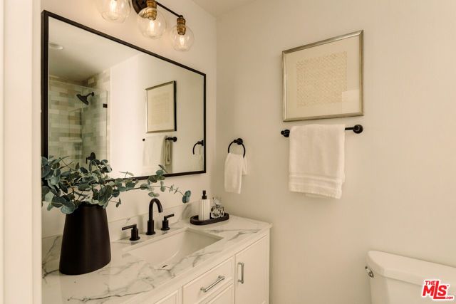 7122 Glasgow Avenue, Los Angeles, CA 90045