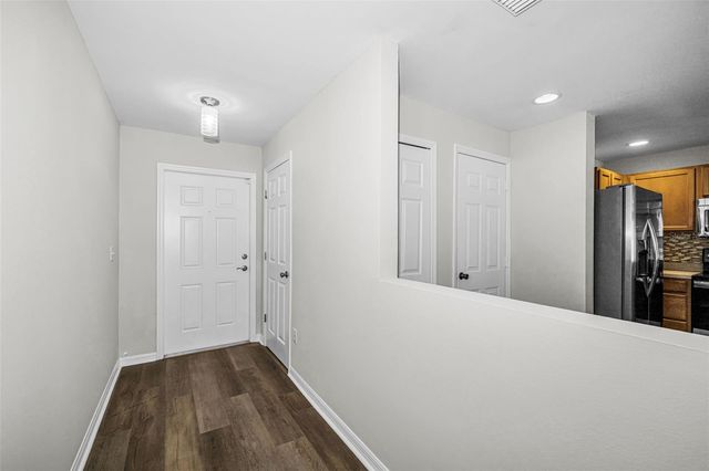 8013 SUTTON TERRACE LANE, Tampa, FL 33615