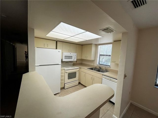 919 SE 8th TER 7, Cape Coral, FL 33990