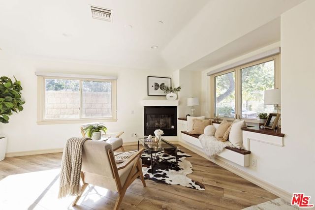 272 N Chester Avenue 101, Pasadena, CA 91106