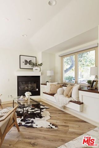 272 N Chester Avenue 101, Pasadena, CA 91106