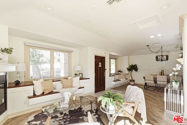 272 N Chester Avenue 101, Pasadena, CA 91106