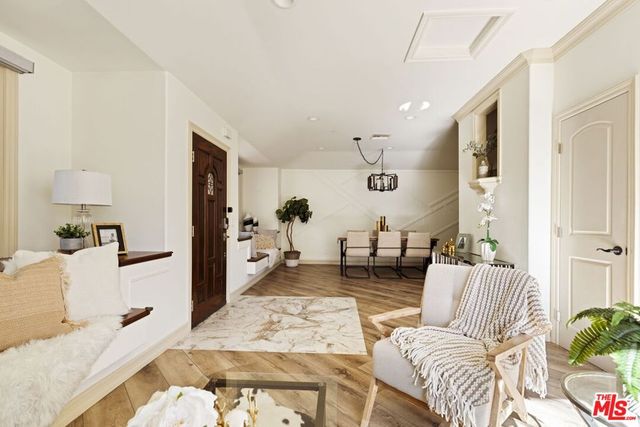 272 N Chester Avenue 101, Pasadena, CA 91106