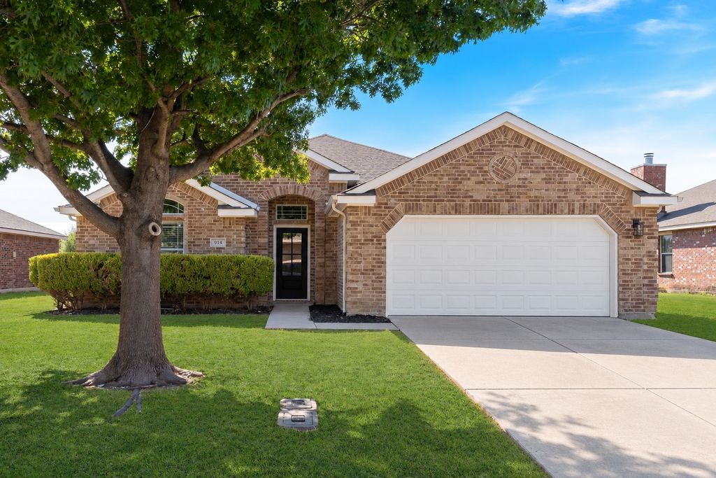 914 Hitchcock Circle, Duncanville, TX 75137 — exterior