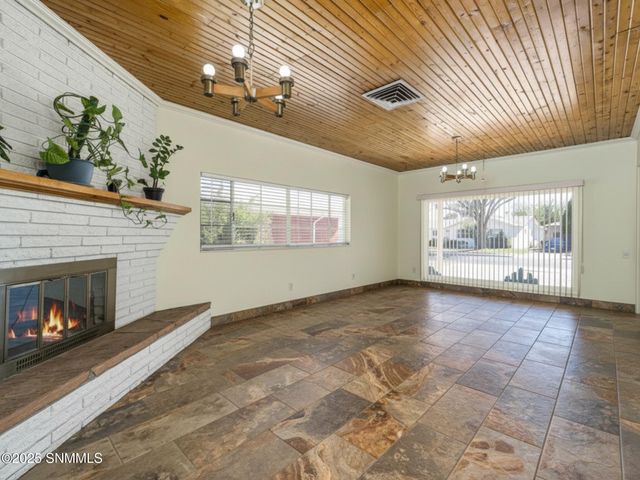 414 Phillips Drive, Las Cruces, NM 88005