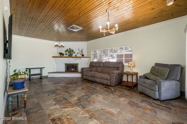 414 Phillips Drive, Las Cruces, NM 88005