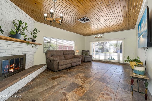 414 Phillips Drive, Las Cruces, NM 88005