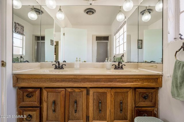 414 Phillips Drive, Las Cruces, NM 88005