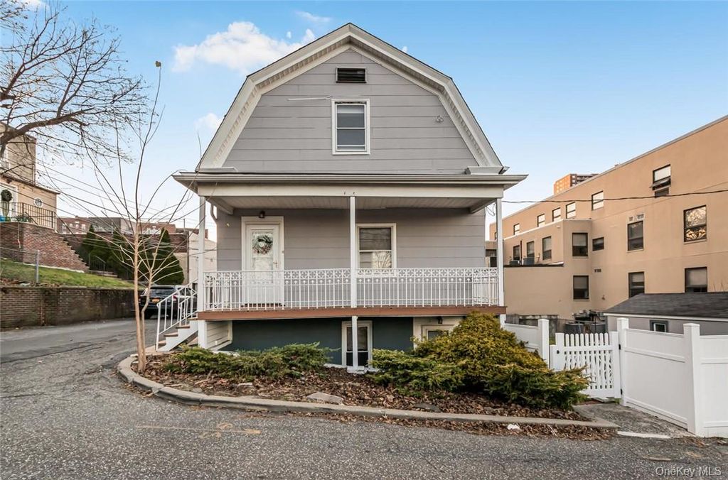 451 W 258th Street, Bronx, NY 10471 — exterior