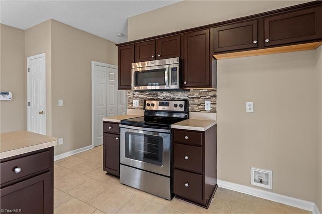 5410 Angel Oaks Drive, Winston-salem, NC 27105