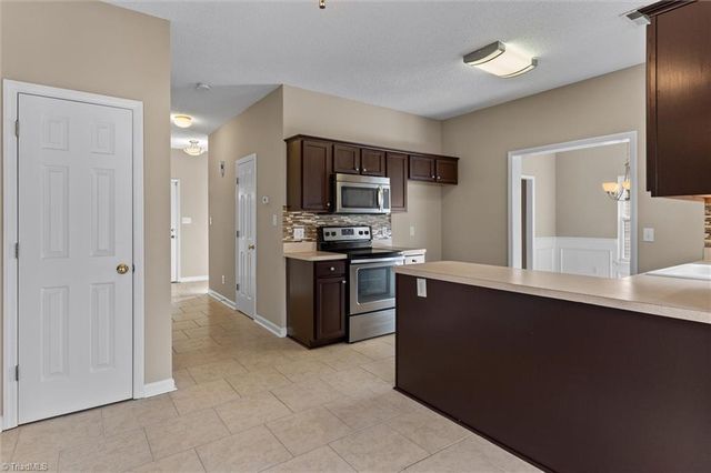 5410 Angel Oaks Drive, Winston-salem, NC 27105