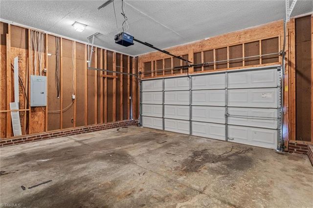 5410 Angel Oaks Drive, Winston-salem, NC 27105