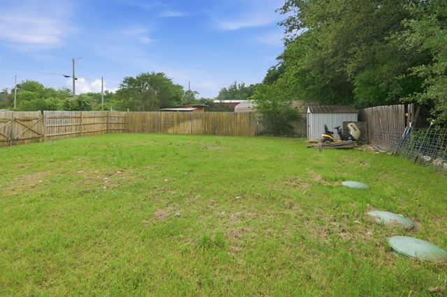 162 Irving Drive, Whitney, TX 76692