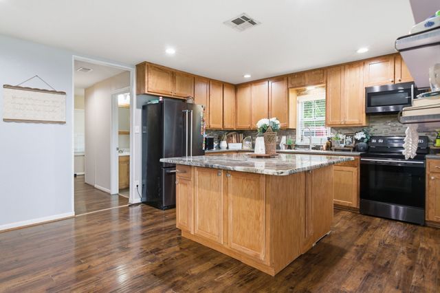 162 Irving Drive, Whitney, TX 76692