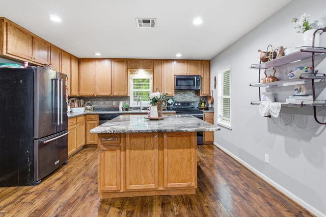 162 Irving Drive, Whitney, TX 76692