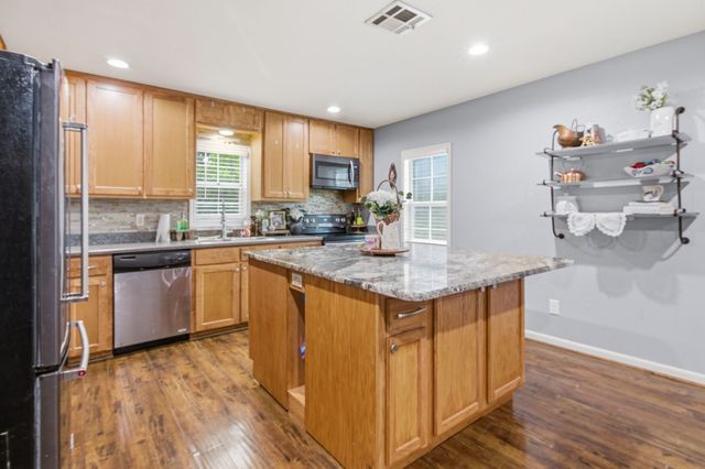 162 Irving Drive, Whitney, TX 76692