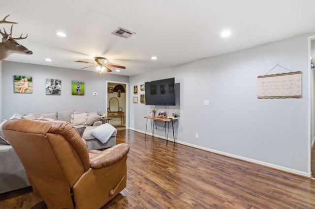 162 Irving Drive, Whitney, TX 76692