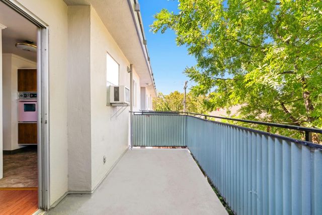 464 Clinton Street 309, Redwood City, CA 94062