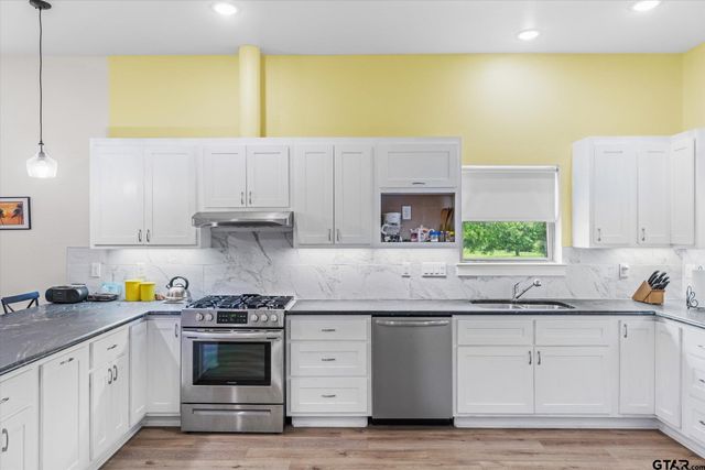 1461 VZCR 4607, Ben Wheeler, TX 75754